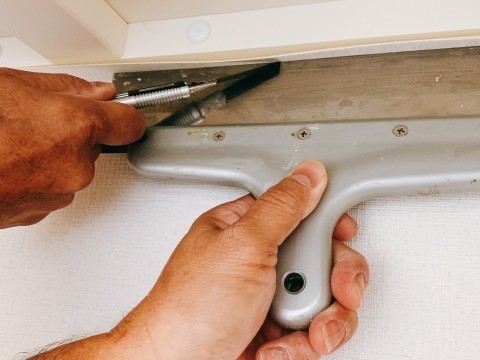 壁紙張替え作業