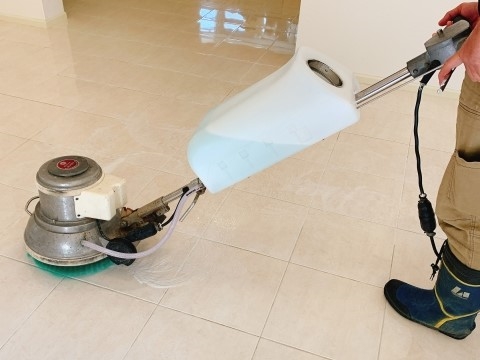 床清掃・ポリッシャー清掃｜店舗・法人向けサービス –【アール