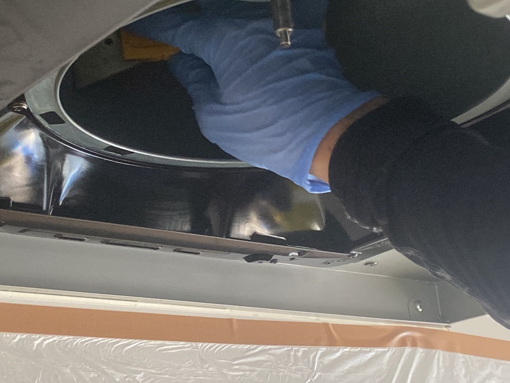 業務用換気扇のスクレーピング