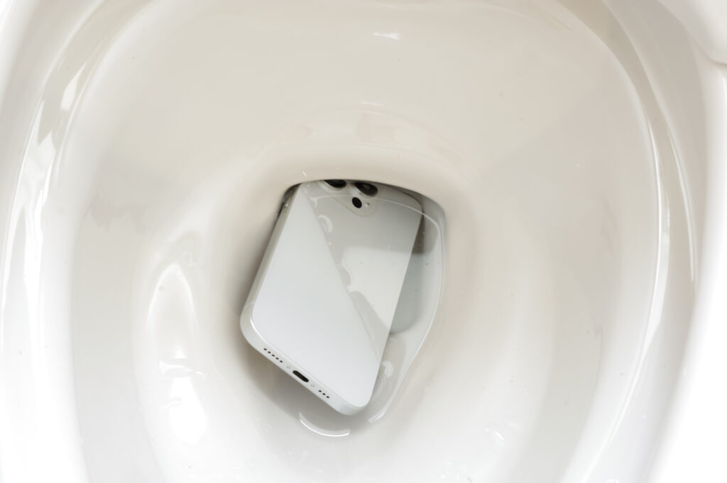 トイレに流れたスマートフォン